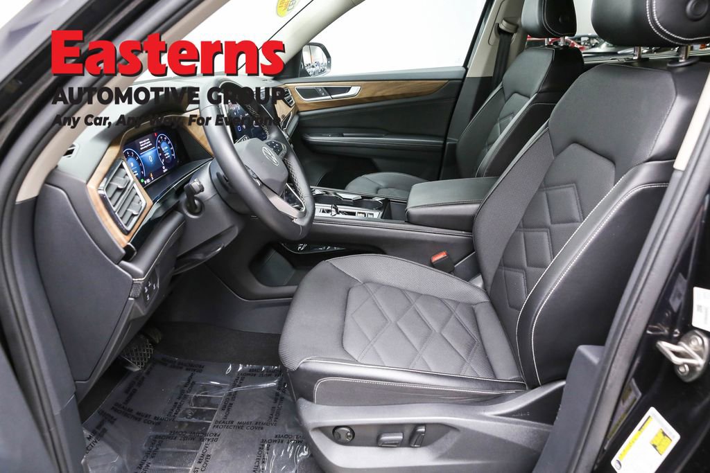 Used 2024 Volkswagen Atlas SE image 14