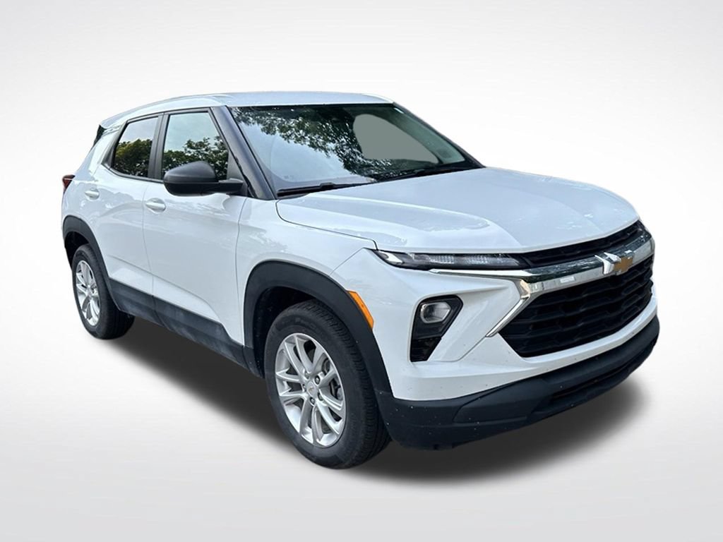 Used 2024 Chevrolet TrailBlazer LS w/ LS Convenience Package FWD image 8