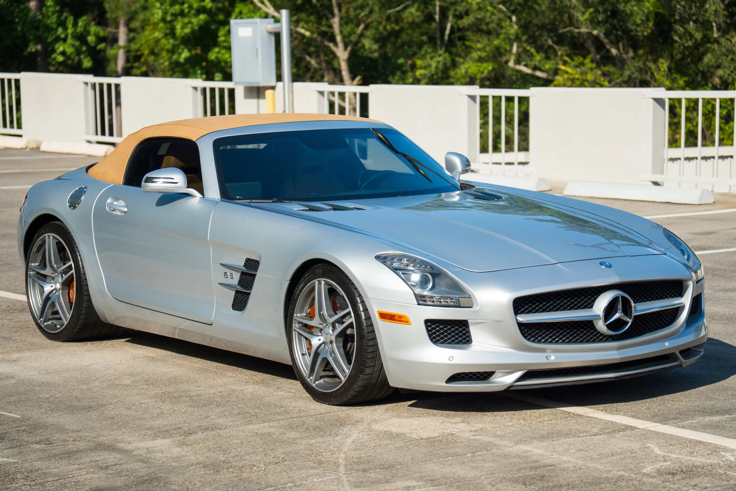 Used 2012 Mercedes-Benz SLS AMG Roadster image 19