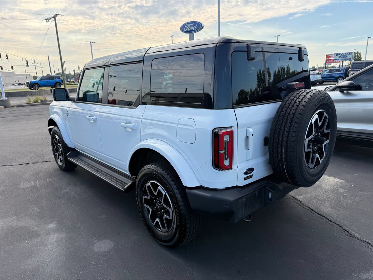 Used 2025 Ford Bronco Outer Banks AWD/4WD image 4