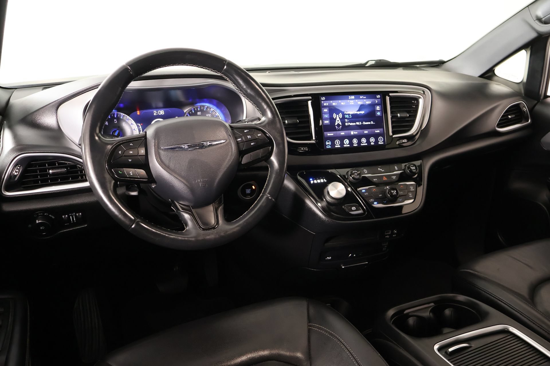 Used 2018 Chrysler Pacifica Touring-L Plus w/ S Appearance Package FWD image 2