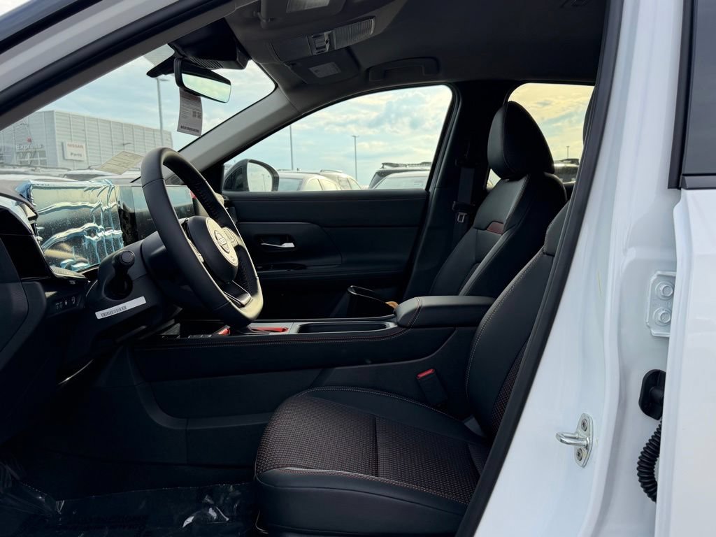 New 2026 Nissan Kicks SR w/ Interior Electronics Package FWD image 11