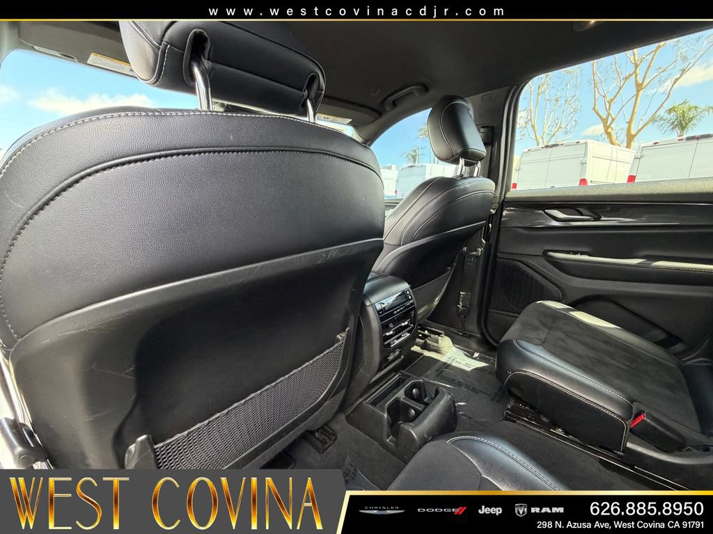 Used 2023 Jeep Grand Cherokee L Laredo AWD/4WD image 33