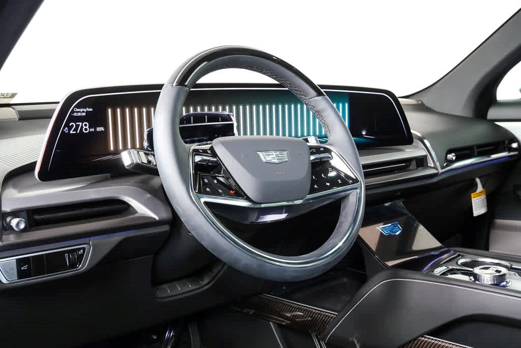 Certified 2026 Cadillac Vistiq Luxury AWD/4WD image 3