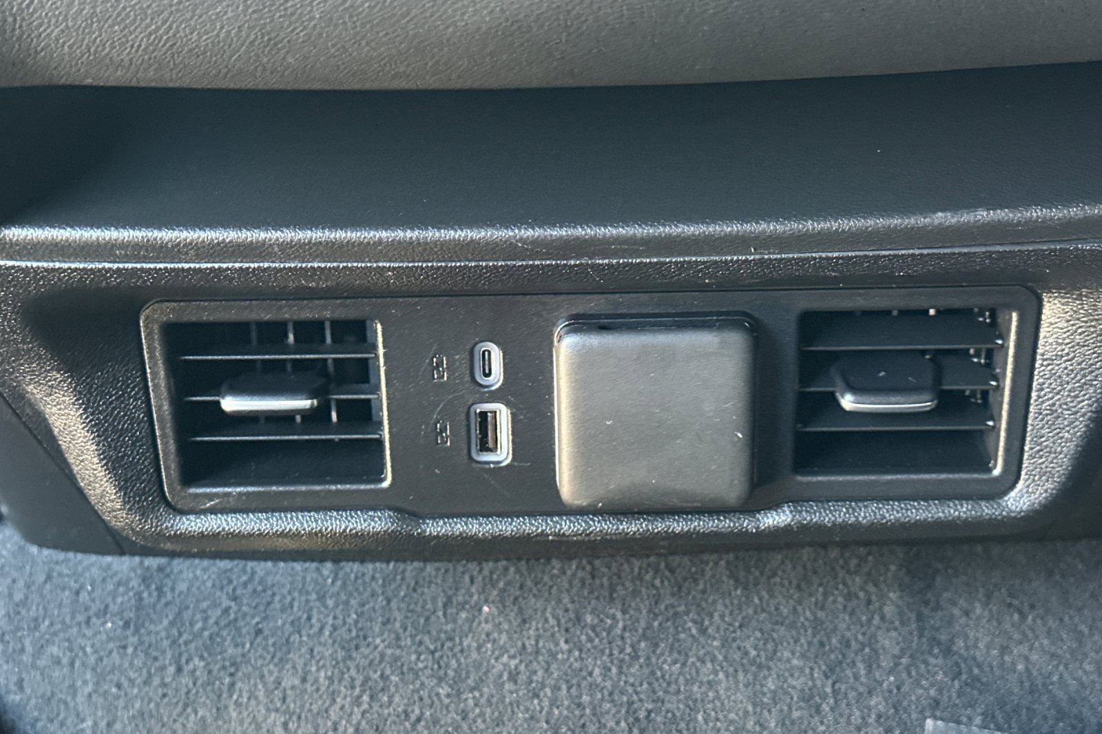 Certified 2025 GMC Sierra 1500 SLT image 15