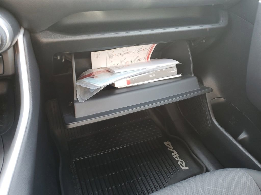 Used 2021 Toyota RAV4 XLE image 21