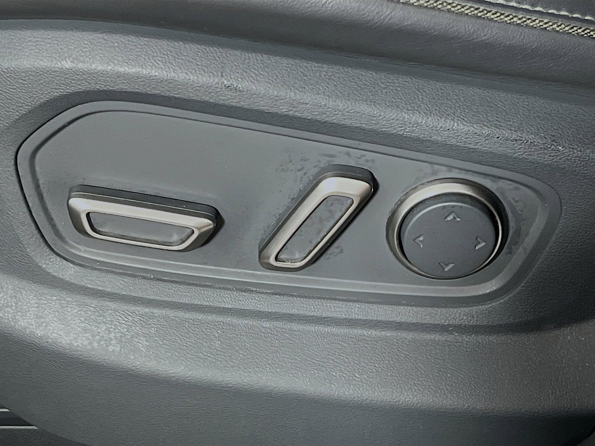 Used 2023 Rivian R1T Adventure image 15