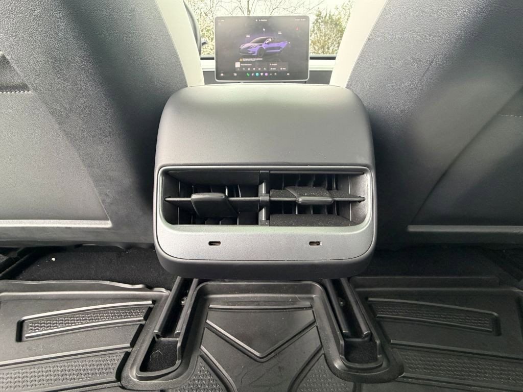 Used 2023 Tesla Model 3 Performance image 24