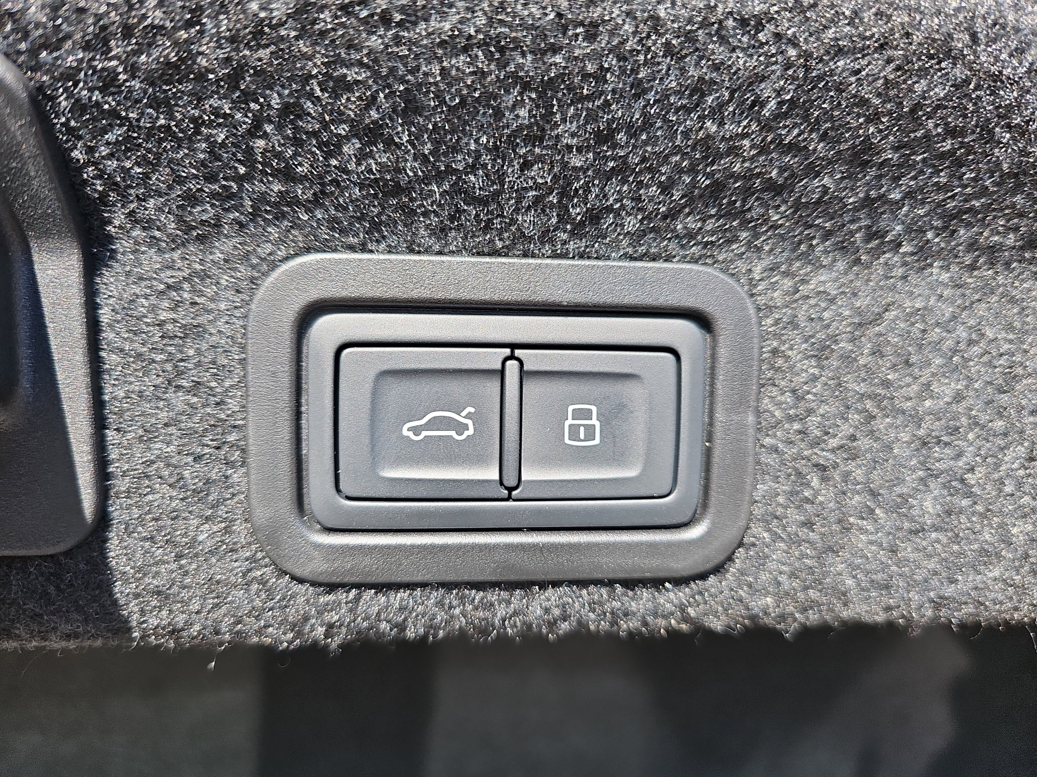 Used 2025 Audi A6 Premium Plus image 14