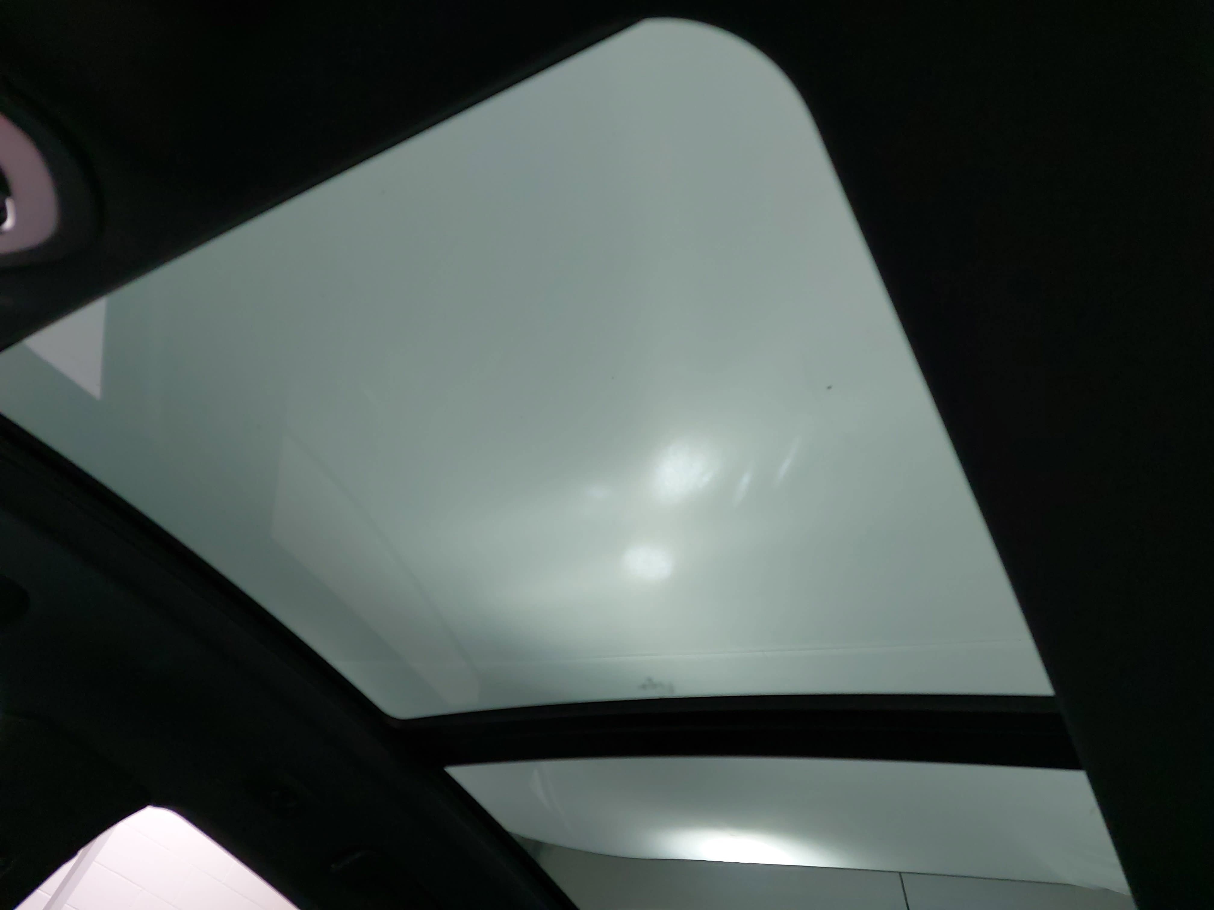 Certified 2023 Porsche Macan AWD/4WD image 32