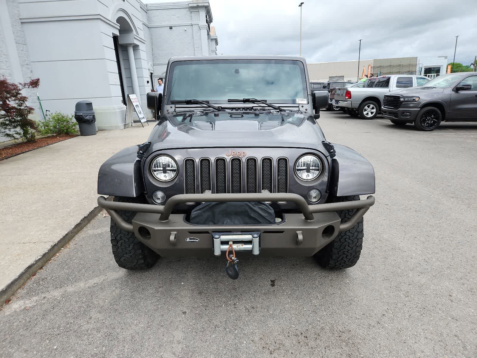Used 2016 Jeep Wrangler Unlimited Sahara AWD/4WD image 8