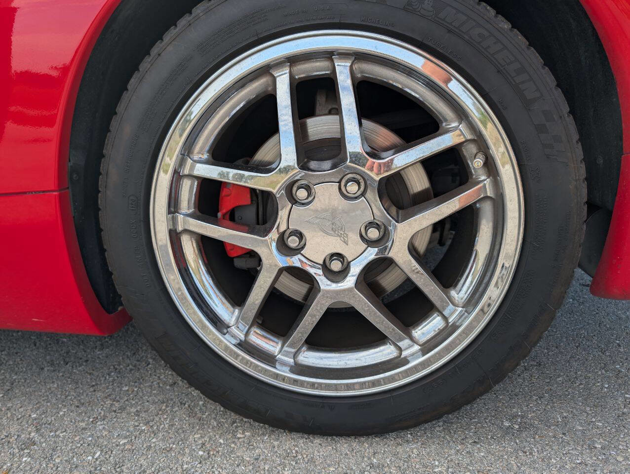 Used 2000 Chevrolet Corvette Coupe w/ Roof Pkg image 22