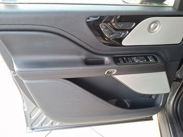Certified 2025 Lincoln Aviator Reserve w/ Equipment Group 201A image 10
