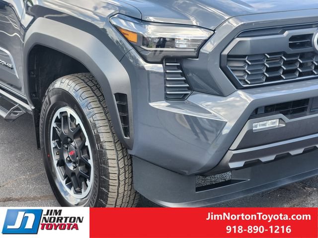 Used 2024 Toyota Tacoma TRD Off-Road AWD/4WD image 10