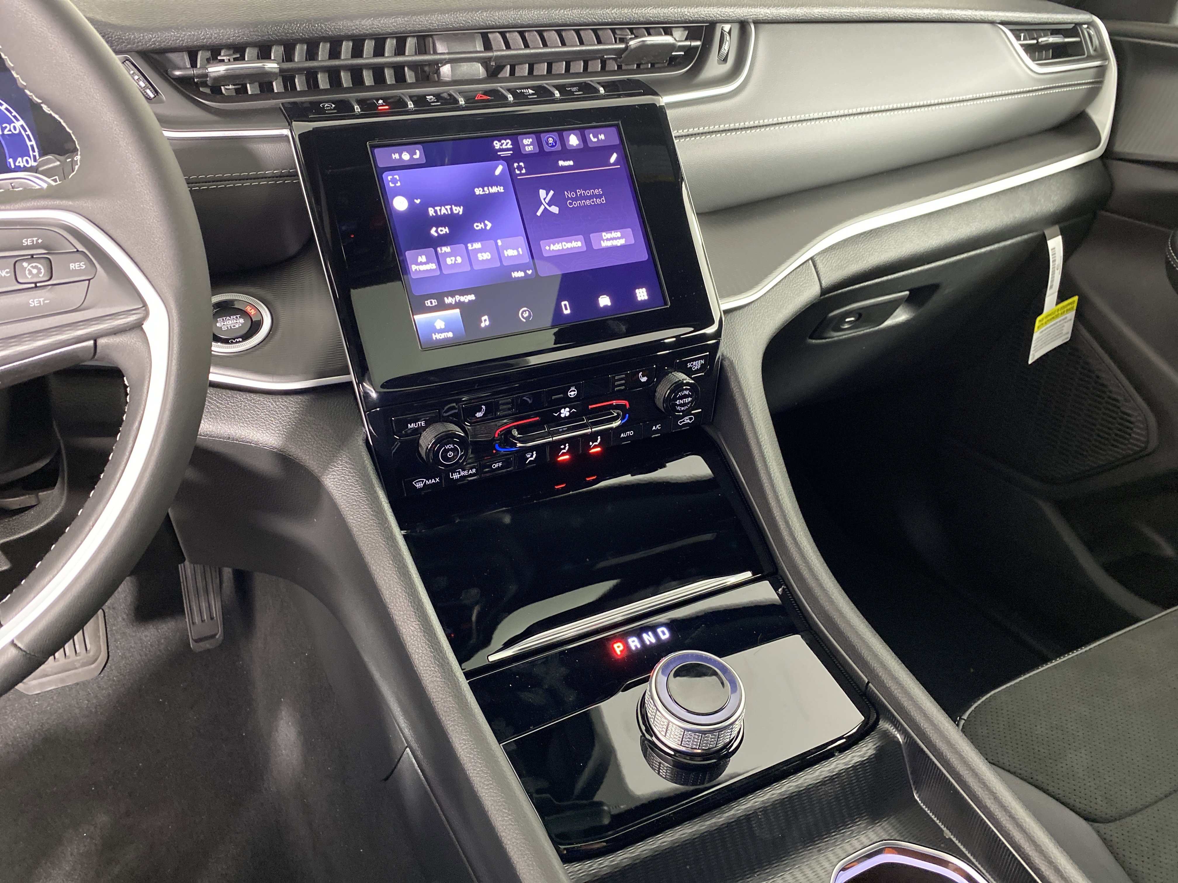 New 2025 Jeep Grand Cherokee L Altitude image 25