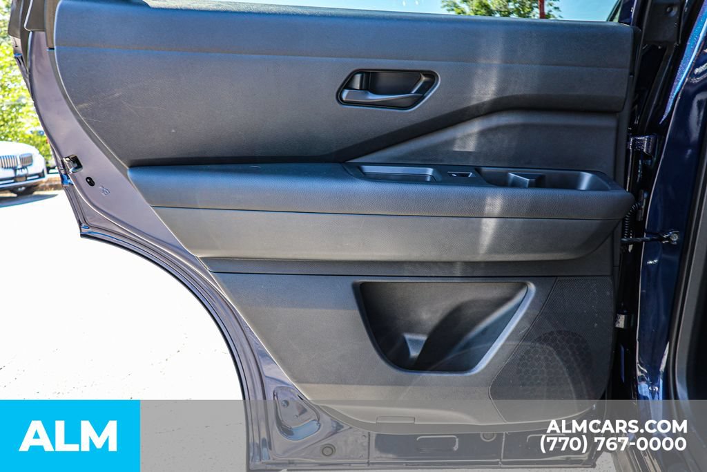 Used 2025 Nissan Pathfinder SV FWD image 52
