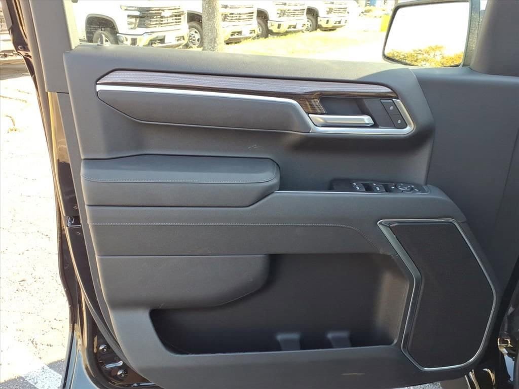 New 2026 Chevrolet Silverado 1500 LT w/ Texas Edition Plus AWD/4WD image 13
