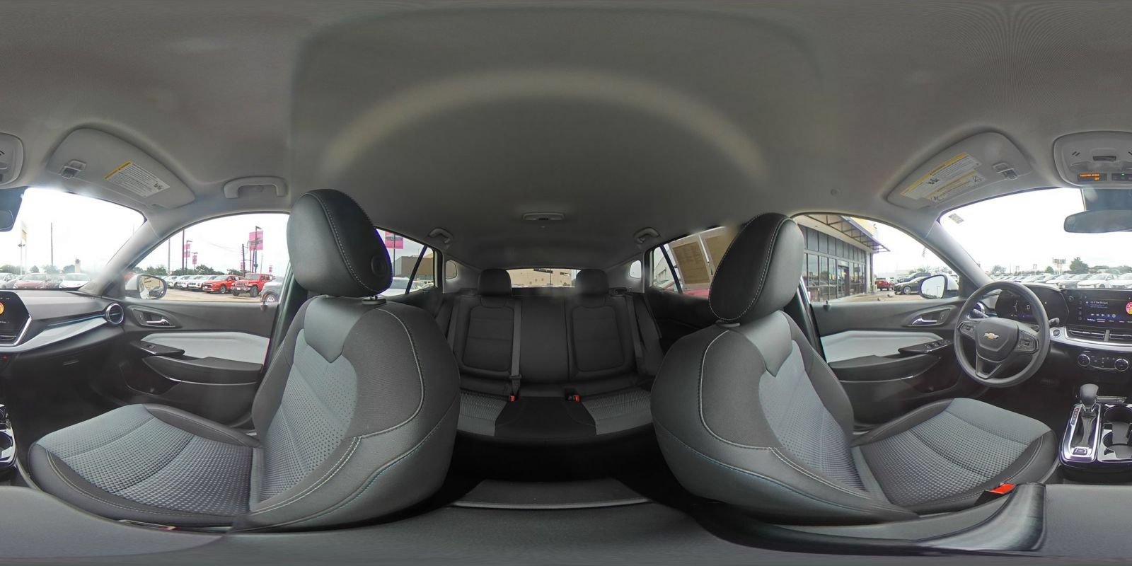 Used 2025 Chevrolet Trax LT FWD image 41