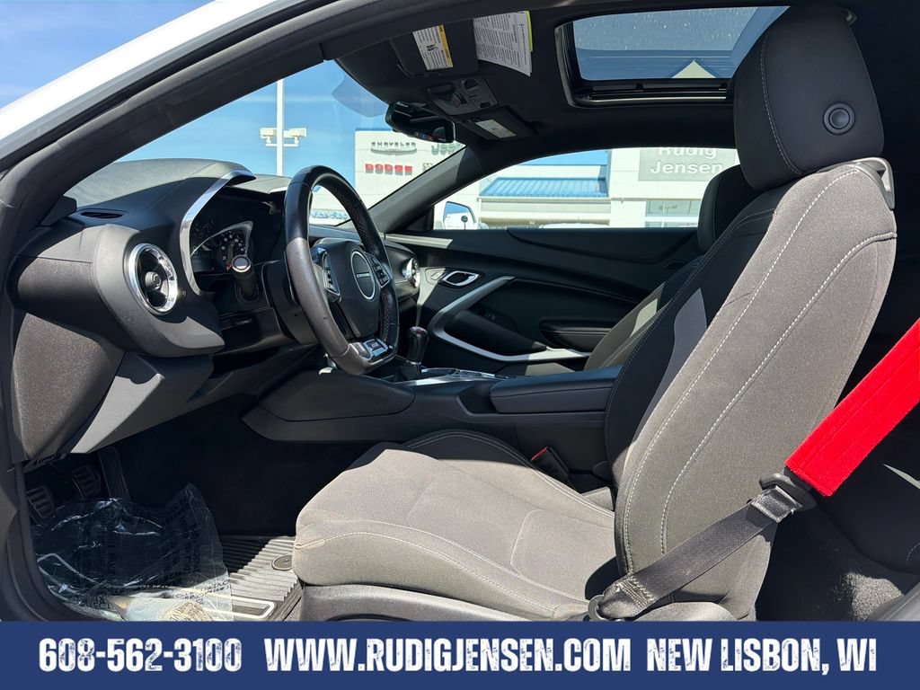 Used 2018 Chevrolet Camaro SS RWD image 9