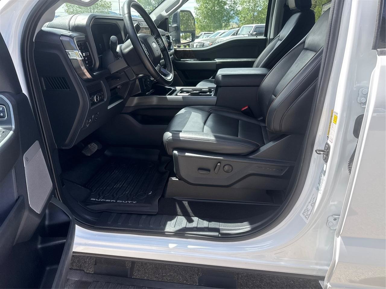 Used 2026 Ford F350 Lariat w/ Black Appearance Package AWD/4WD image 9