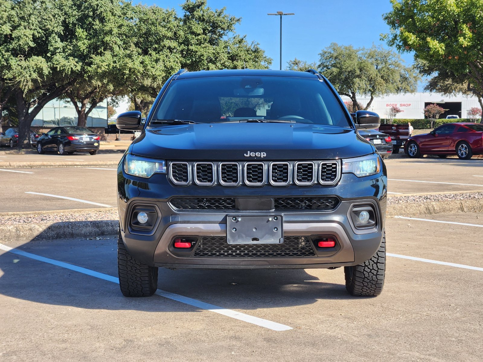 Used 2025 Jeep Compass Trailhawk AWD/4WD image 7