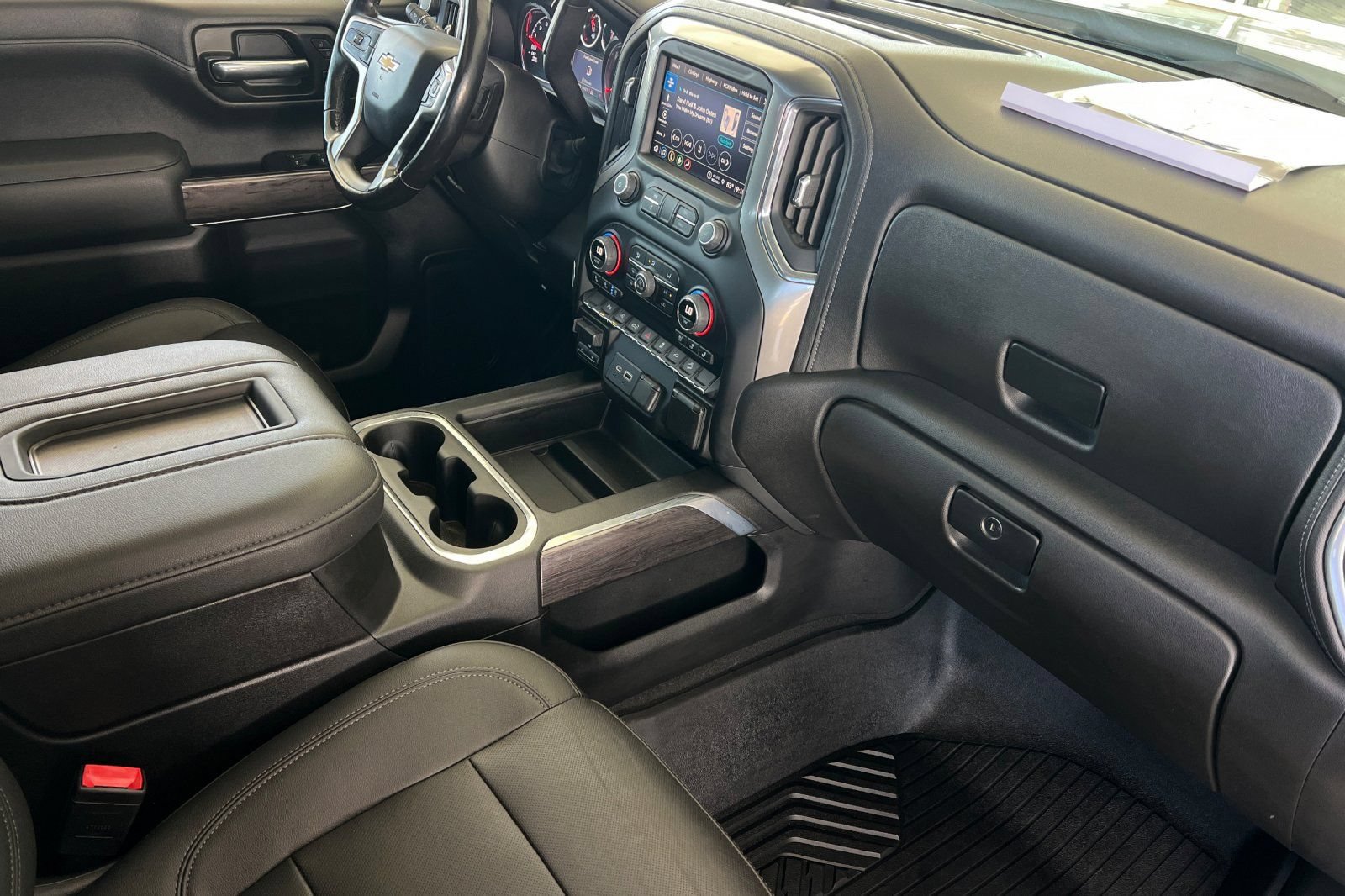 Used 2022 Chevrolet Silverado 1500 LTZ AWD/4WD image 20