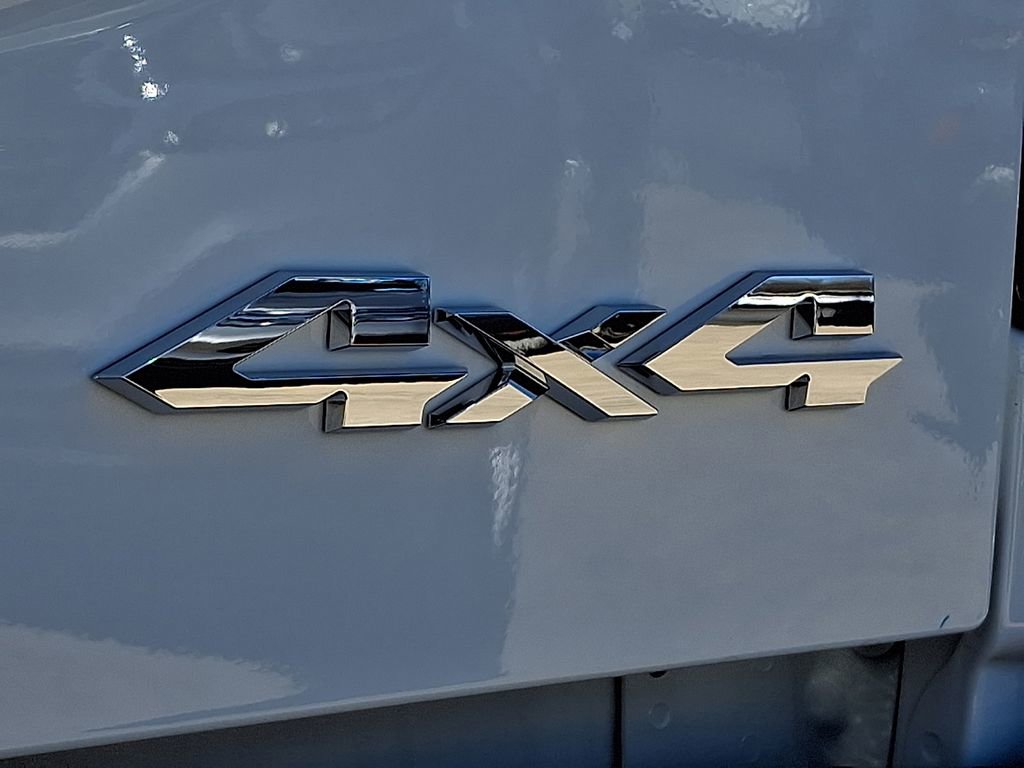 Used 2024 RAM 2500 Tradesman w/ Chrome Appearance Group image 32