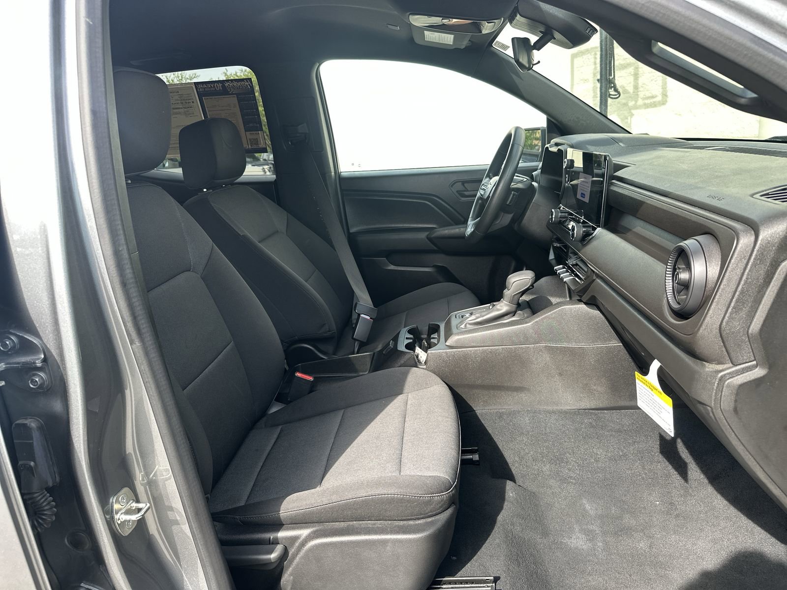 Used 2023 Chevrolet Colorado W/T RWD image 22