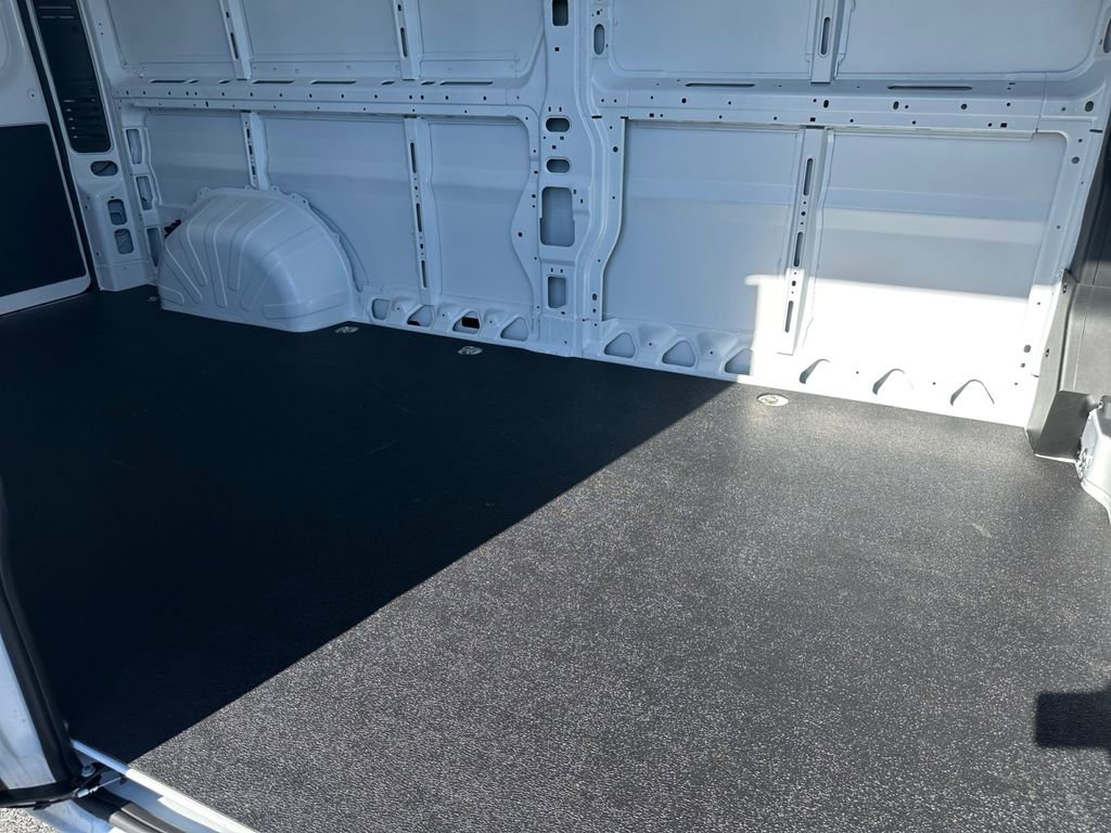 New 2025 RAM ProMaster 2500 w/ Quick Order Package 22G SLT image 16