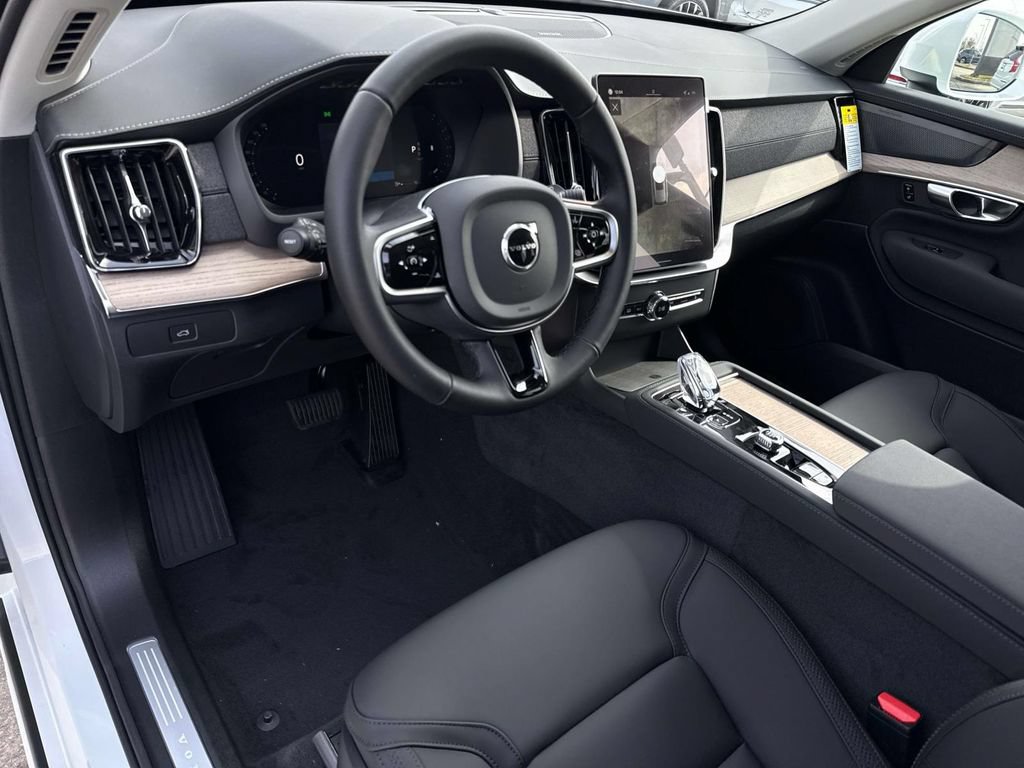New 2026 Volvo XC90 B6 Plus w/ Protection Package Premier AWD/4WD image 21