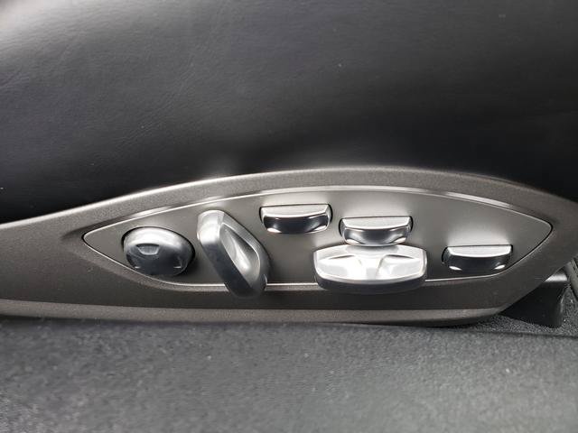 Used 2019 Porsche 718 Cayman RWD image 15