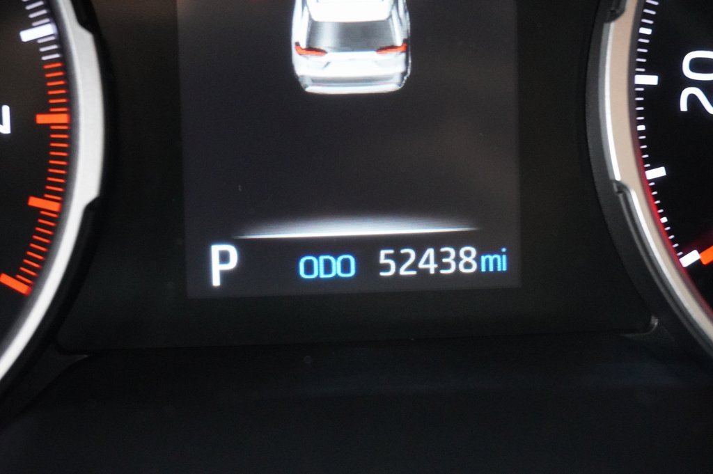 Used 2020 Toyota RAV4 XLE image 3