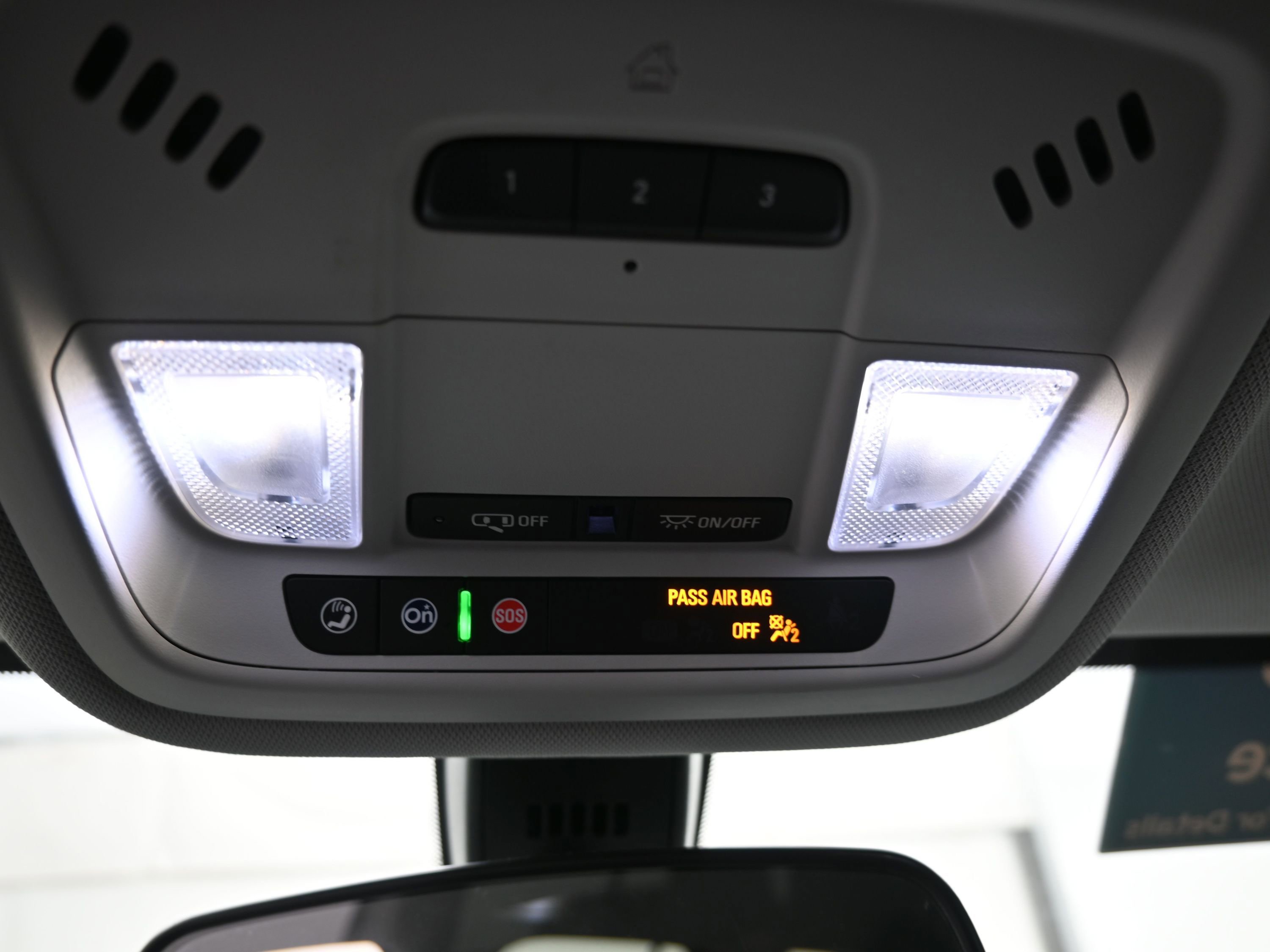 Used 2020 Chevrolet Traverse LT image 31