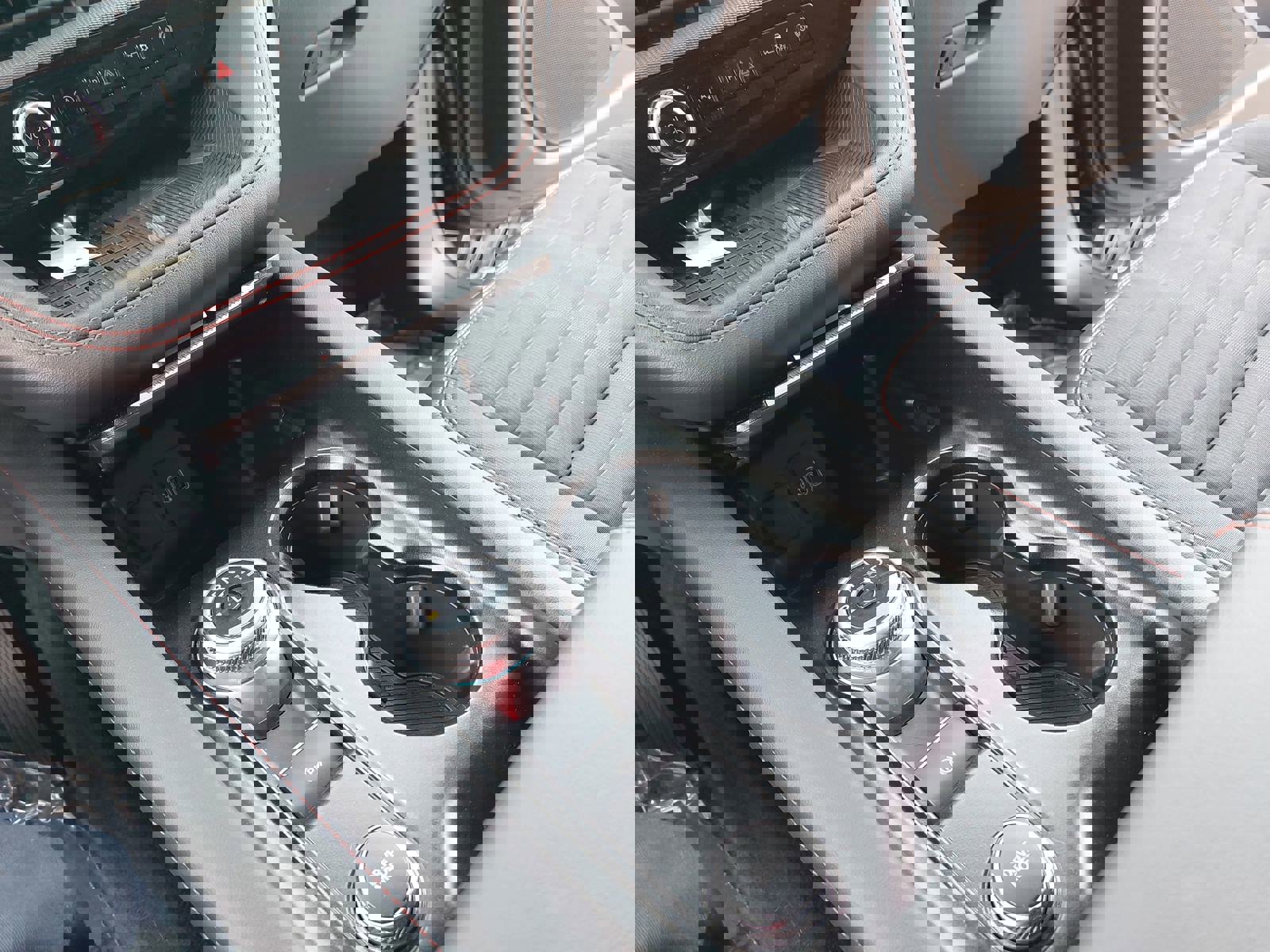 Used 2025 Ford Explorer ST-Line w/ Premium Package image 27