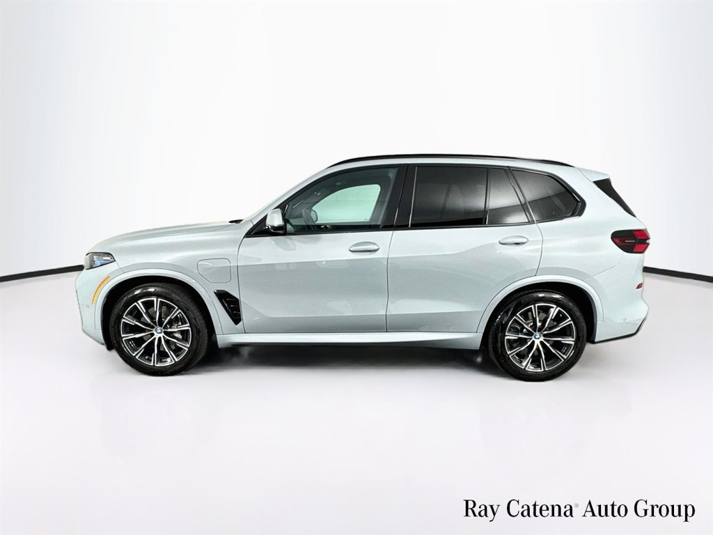 Used 2025 BMW X5 xDrive50e w/ M Sport Package AWD/4WD image 4
