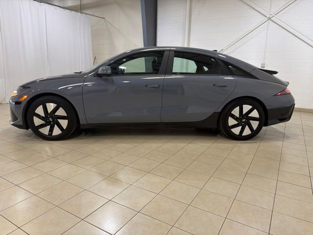Used 2025 Hyundai Ioniq 6 SE AWD/4WD image 3