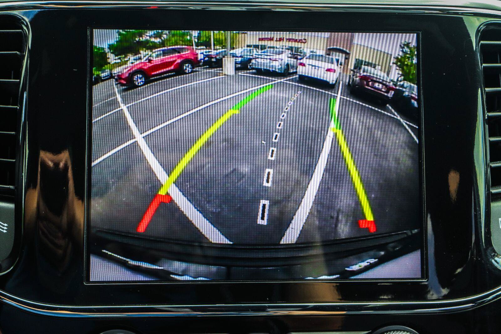 Used 2021 Jeep Grand Cherokee Laredo w/ Trailer Tow Group IV AWD/4WD image 8