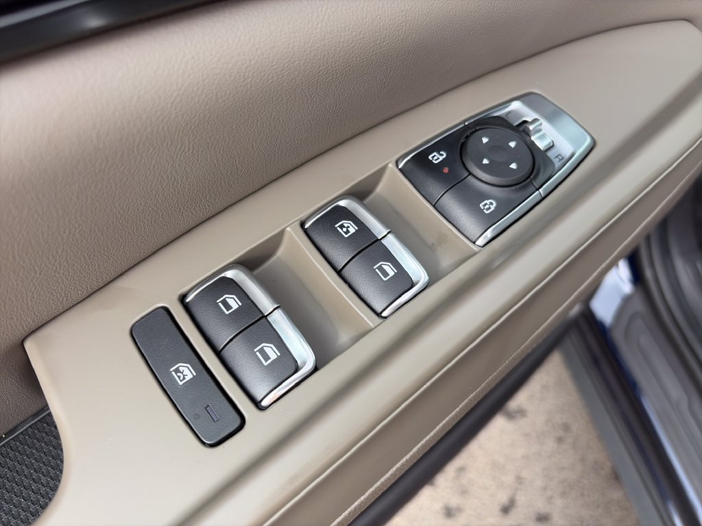 New 2027 Kia Carnival FWD image 17