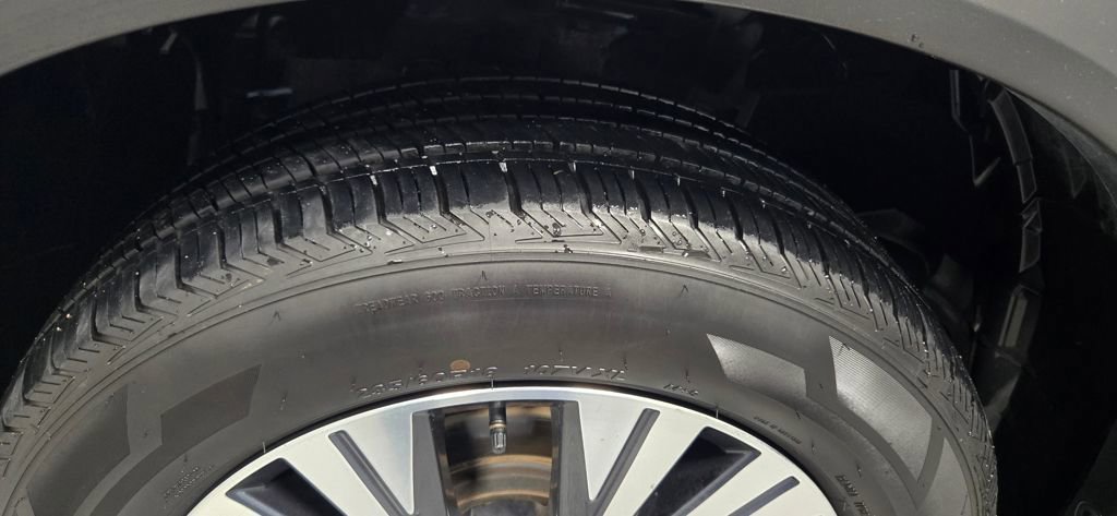 Used 2023 Nissan Rogue SV image 47