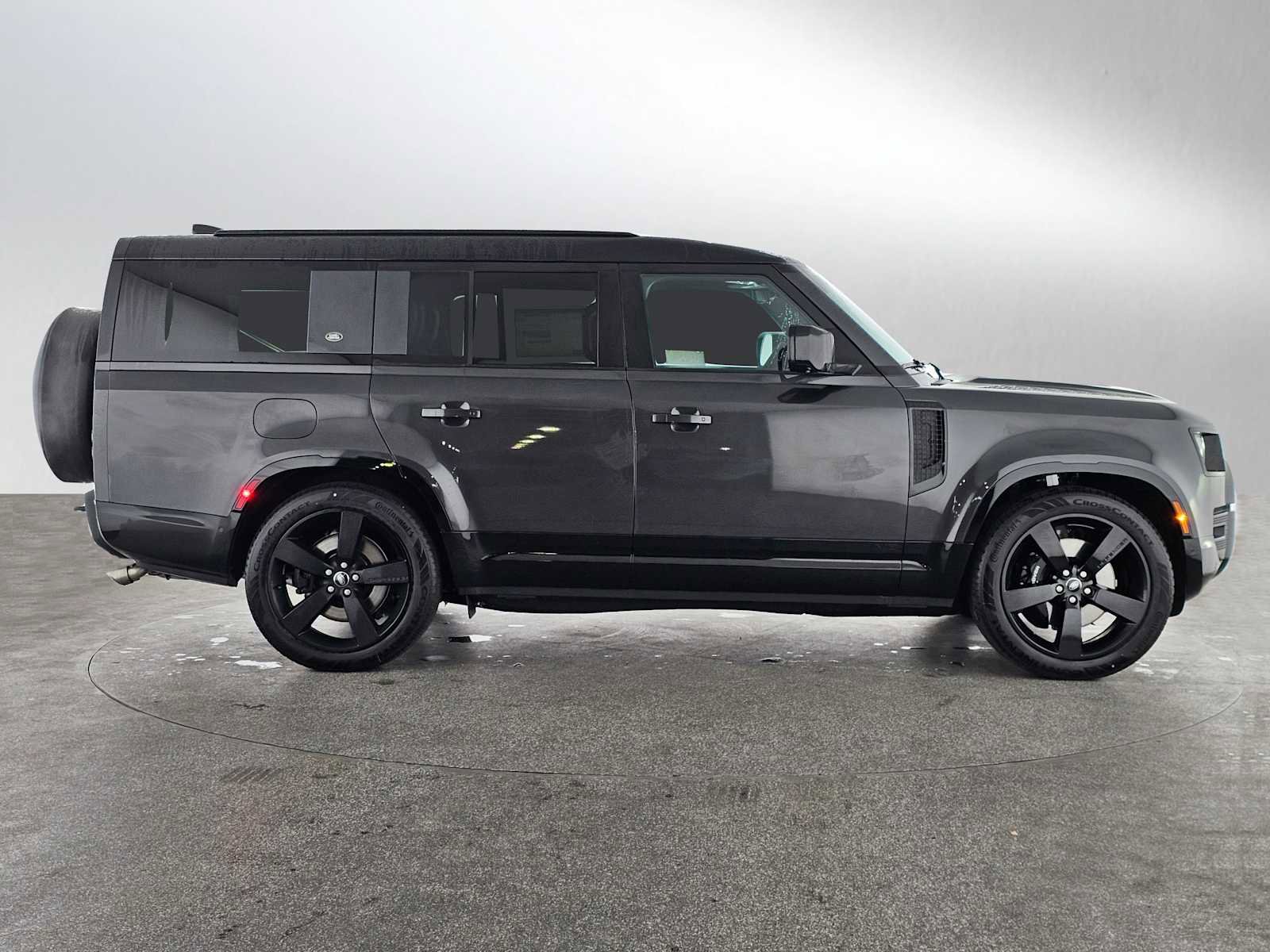 New 2024 Land Rover Defender 130 V8 image 6