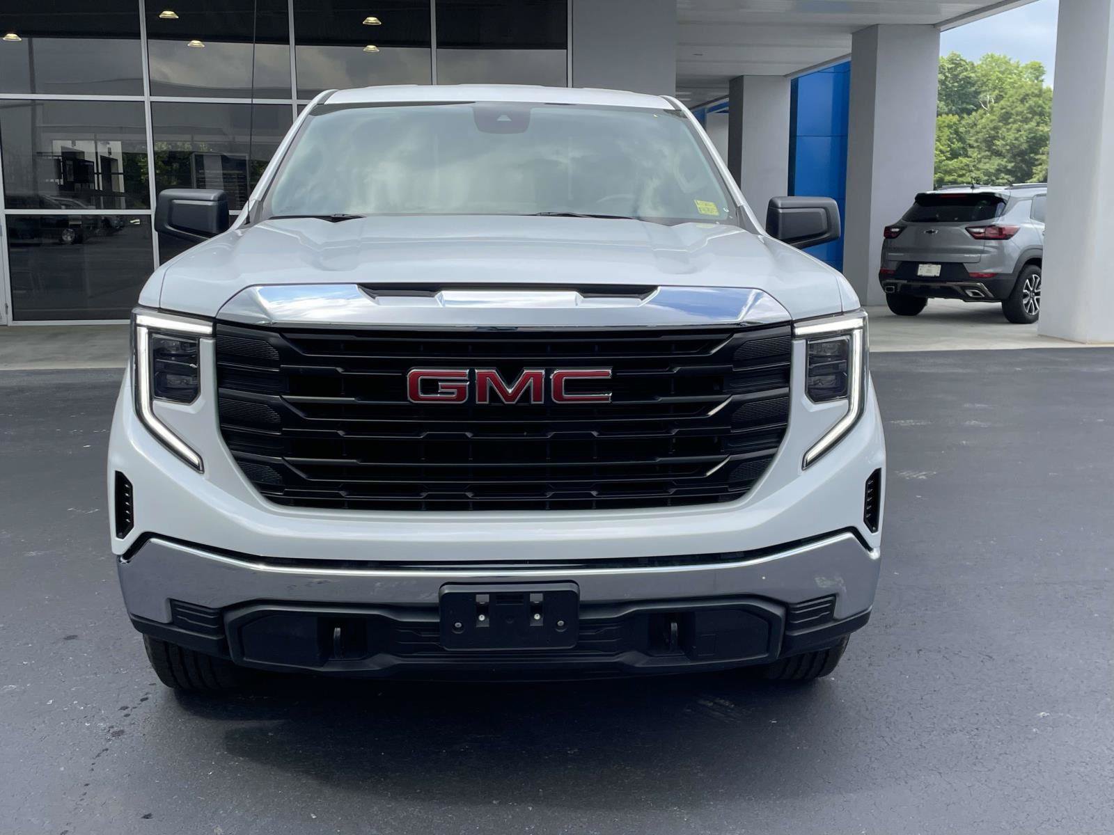 Certified 2023 GMC Sierra 1500 Pro w/ Pro Value Package AWD/4WD image 8
