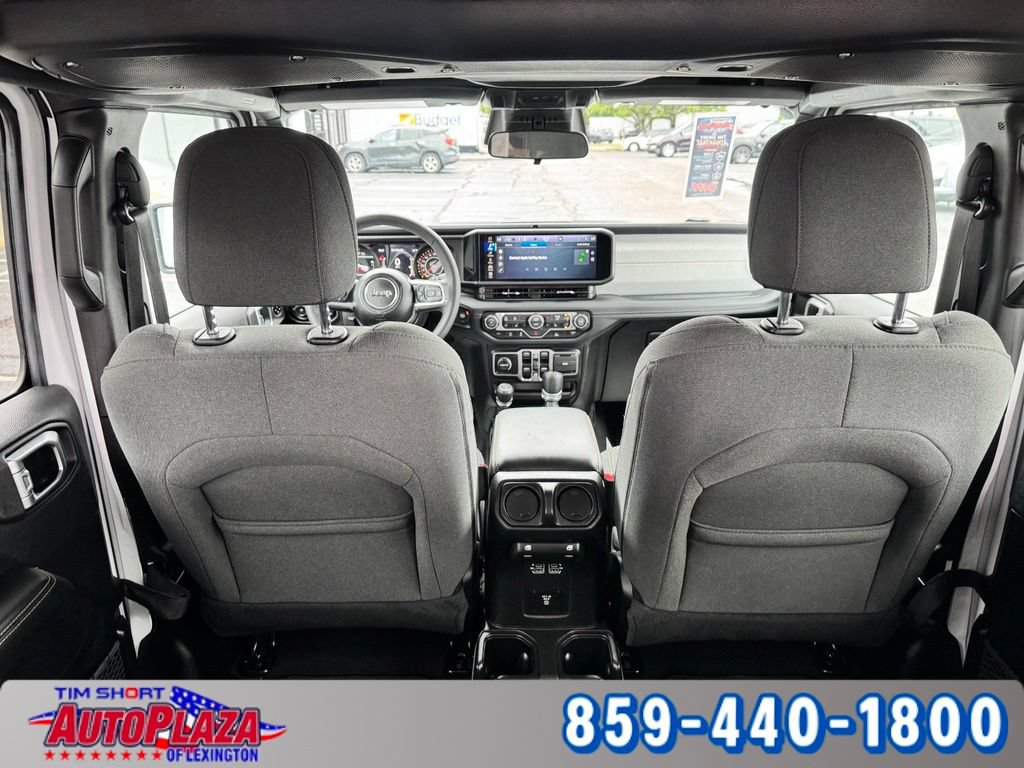 Used 2026 Jeep Wrangler Unlimited Sahara AWD/4WD image 35