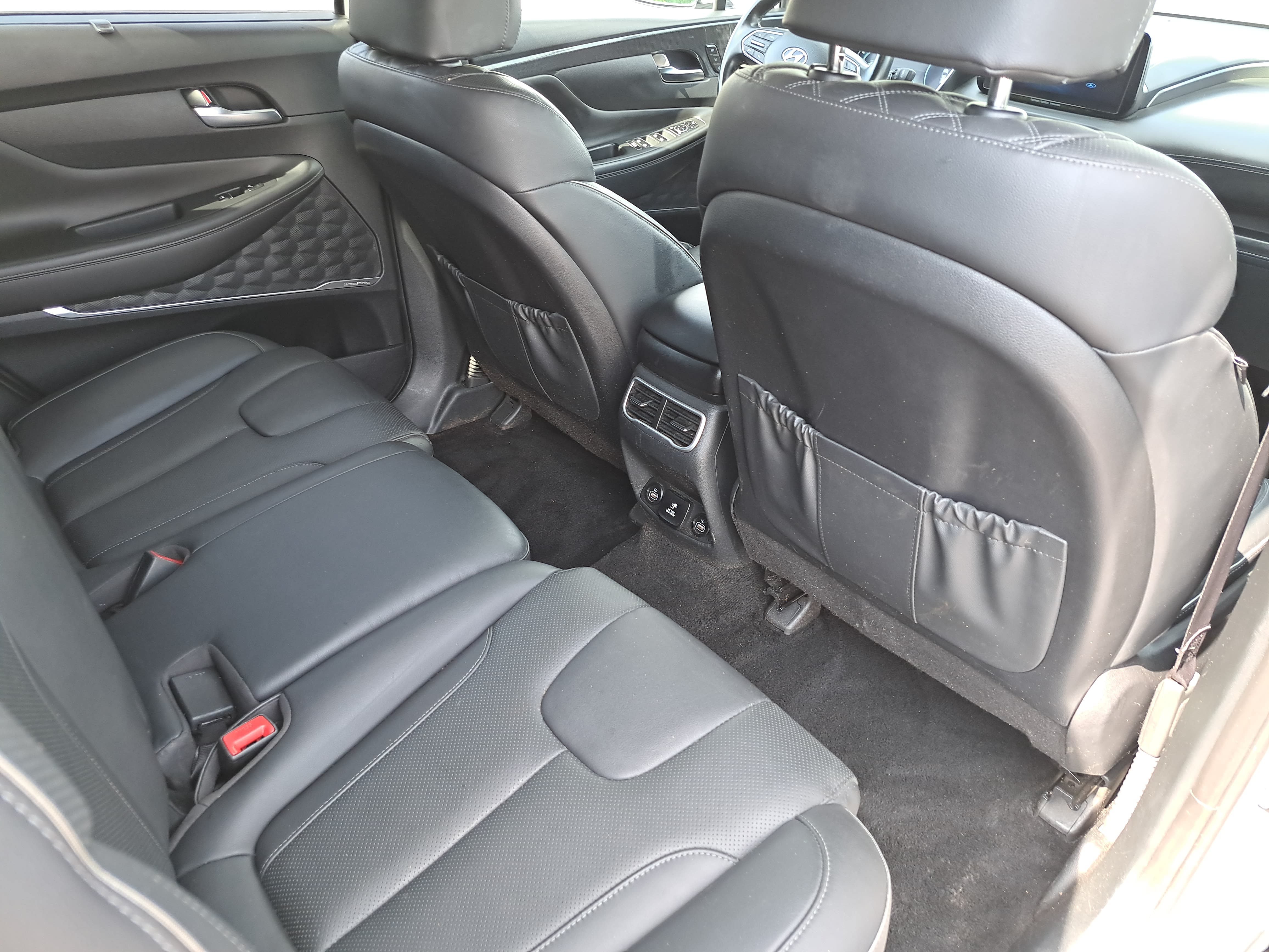 Used 2023 Hyundai Santa Fe Limited AWD/4WD image 11