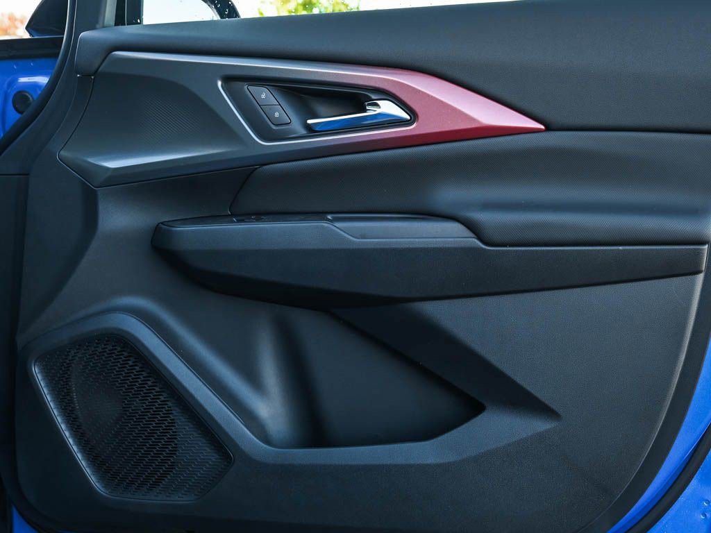 New 2025 Chevrolet Equinox EV RS image 9