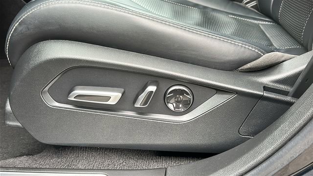 Certified 2025 Acura RDX w/ Technology Package image 10