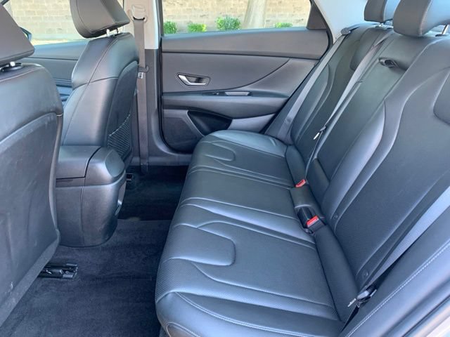 Certified 2025 Hyundai Elantra Limited FWD image 15