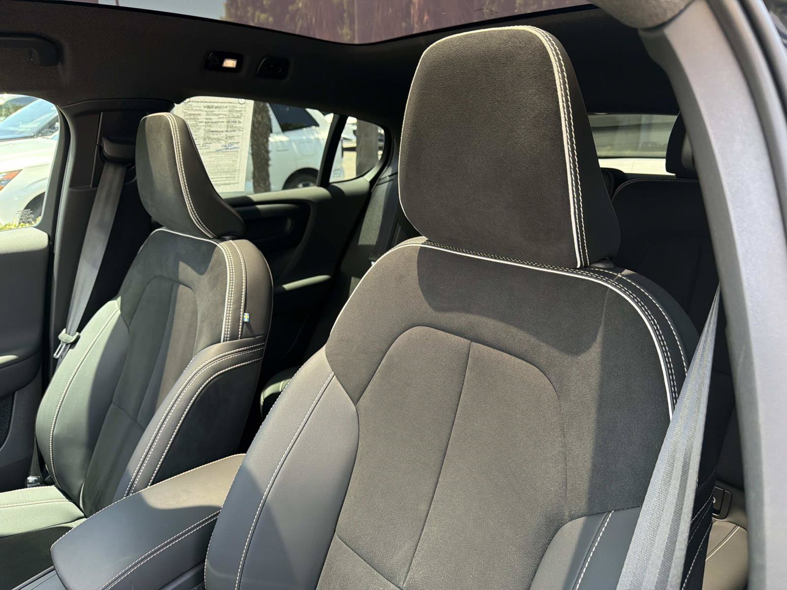 Certified 2023 Volvo C40 P8 Recharge Ultimate w/ Protection Package Premier AWD/4WD image 19