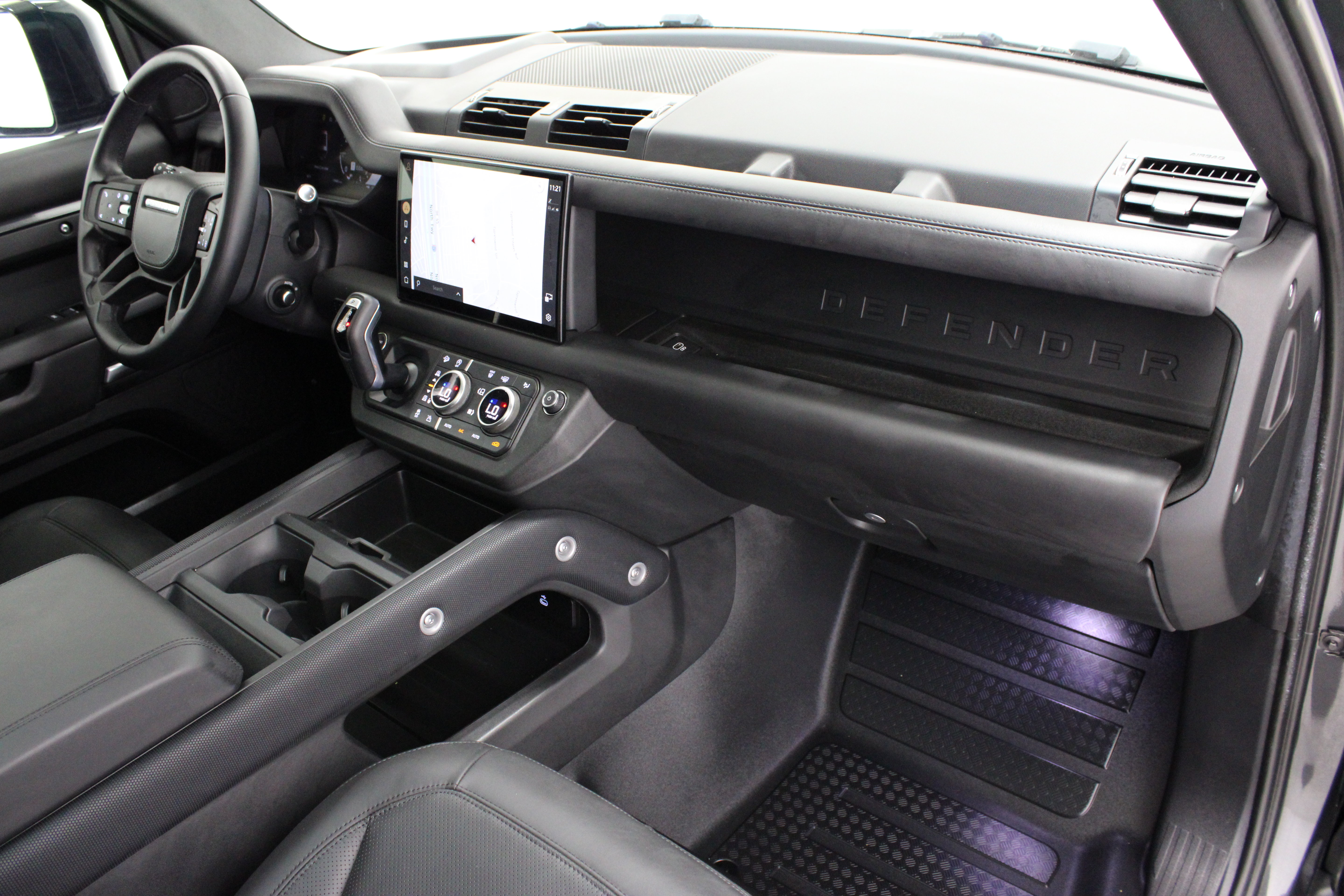 Used 2025 Land Rover Defender 130 Outbound AWD/4WD image 39