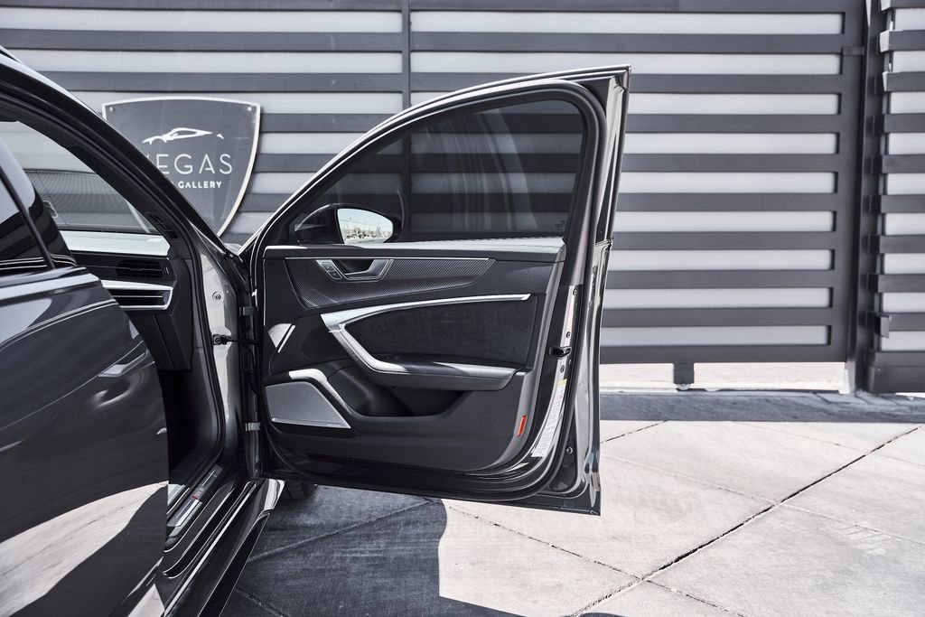 Used 2022 Audi RS 6 image 28