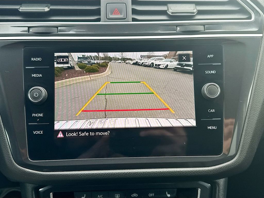 Used 2024 Volkswagen Tiguan SE image 16